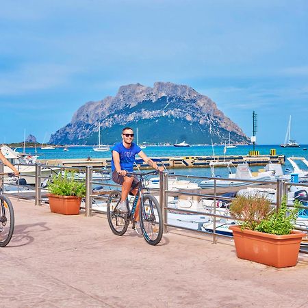 Felix Hotels - Hotel Residence Porto San Paolo ปอร์โตซานเปาโล ภายนอก รูปภาพ