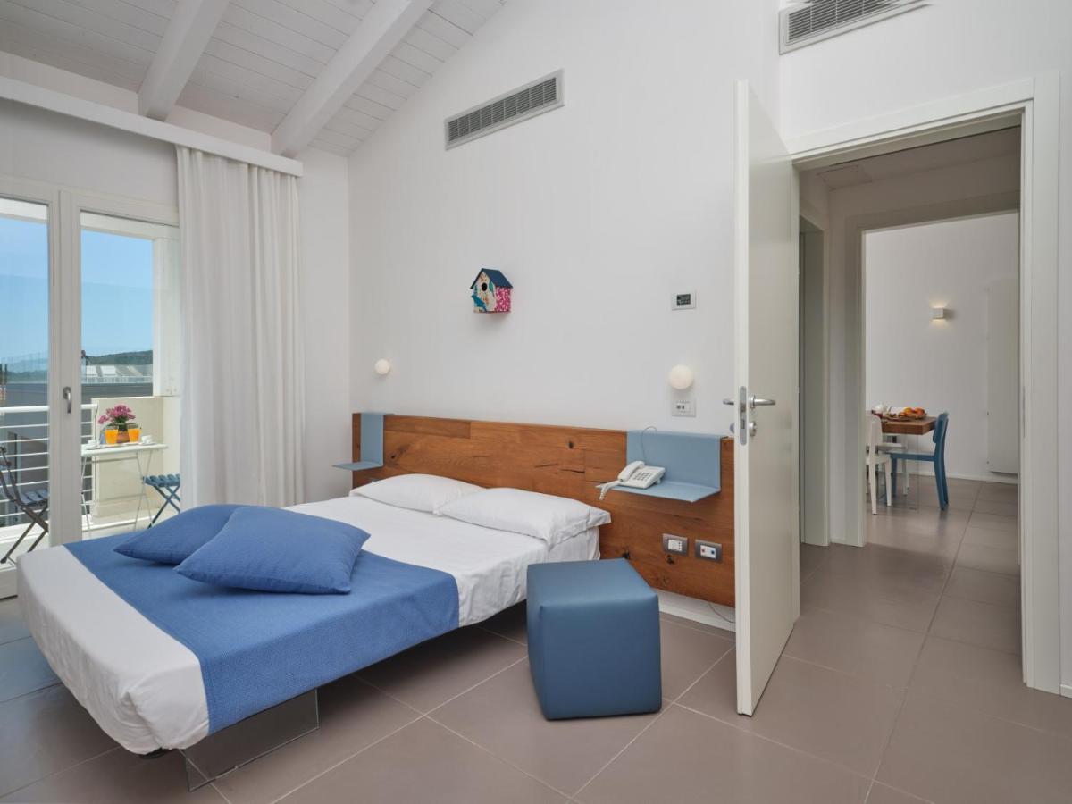 Felix Hotels - Hotel Residence Porto San Paolo ปอร์โตซานเปาโล ภายนอก รูปภาพ
