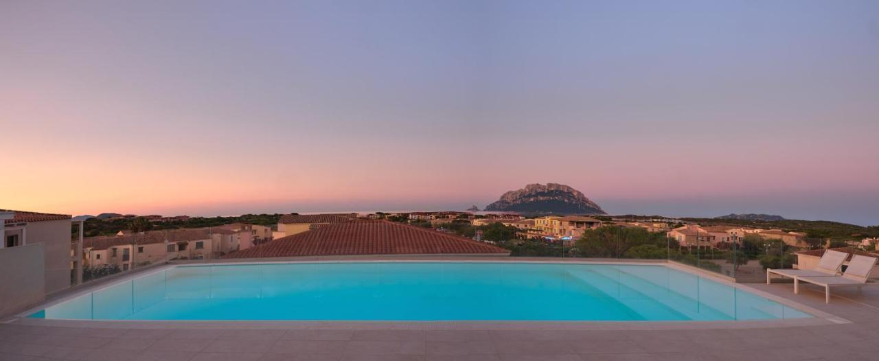 Felix Hotels - Hotel Residence Porto San Paolo ปอร์โตซานเปาโล ภายนอก รูปภาพ