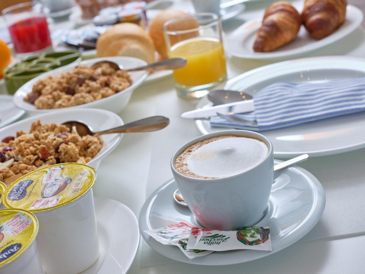 Felix Hotels - Hotel Residence Porto San Paolo ปอร์โตซานเปาโล ภายนอก รูปภาพ
