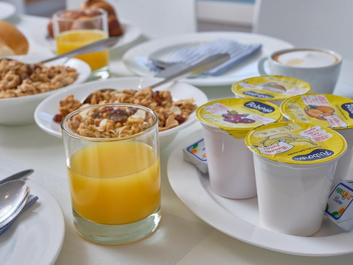 Felix Hotels - Hotel Residence Porto San Paolo ปอร์โตซานเปาโล ภายนอก รูปภาพ