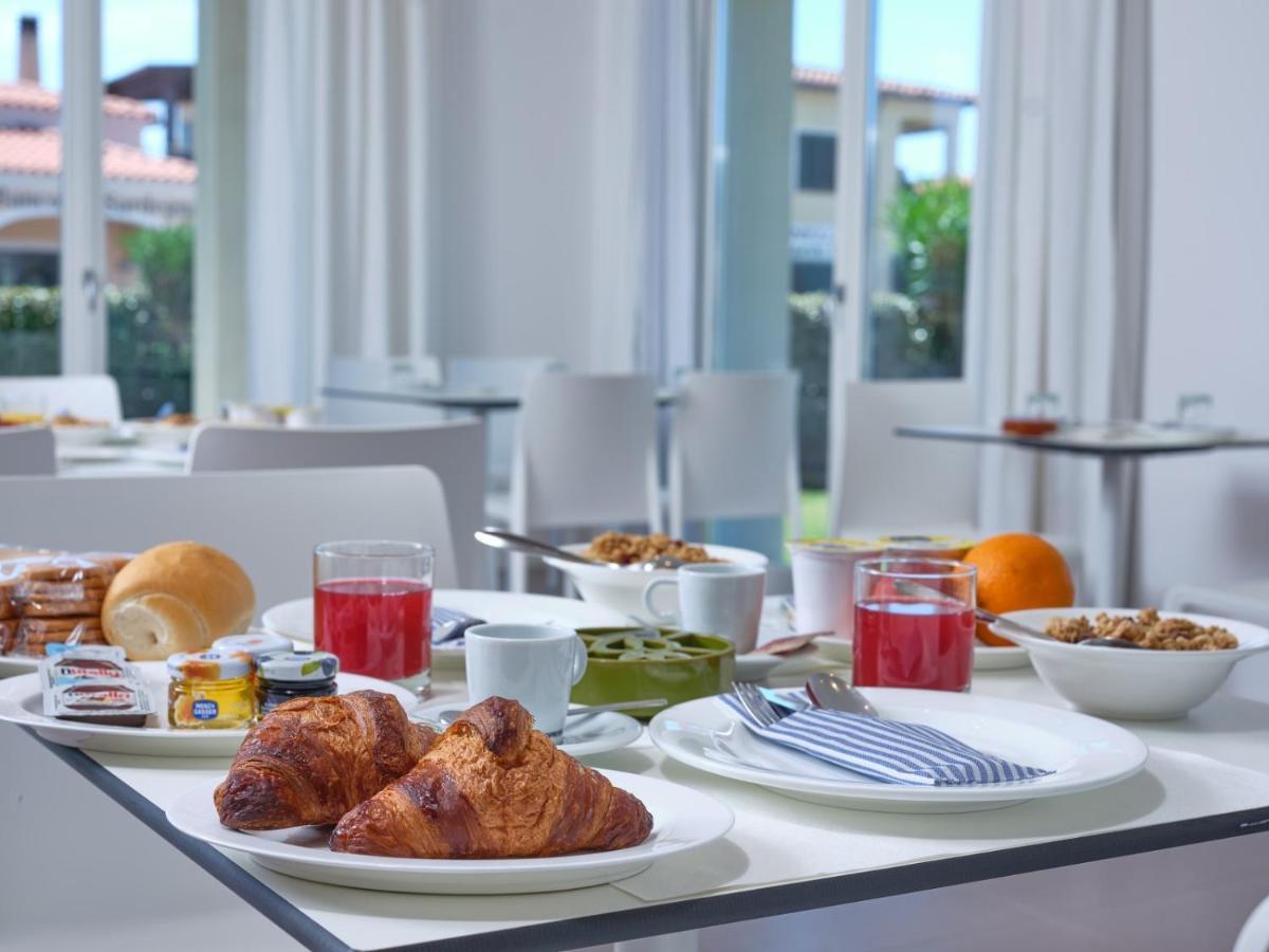 Felix Hotels - Hotel Residence Porto San Paolo ปอร์โตซานเปาโล ภายนอก รูปภาพ