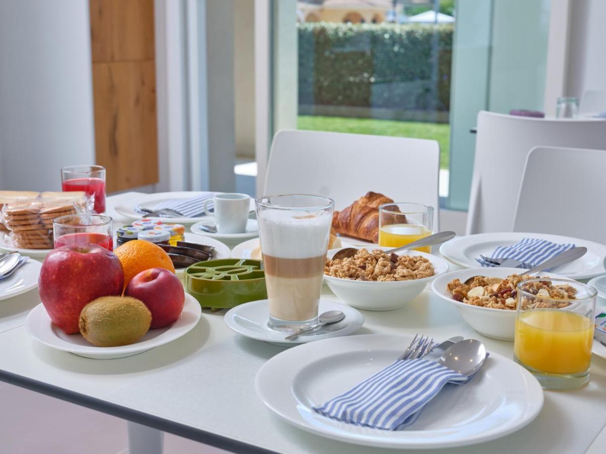 Felix Hotels - Hotel Residence Porto San Paolo ปอร์โตซานเปาโล ภายนอก รูปภาพ