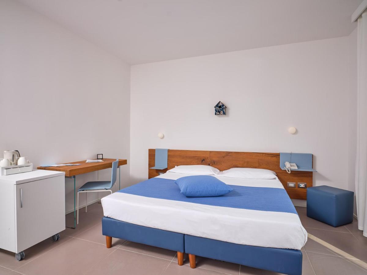 Felix Hotels - Hotel Residence Porto San Paolo ปอร์โตซานเปาโล ภายนอก รูปภาพ