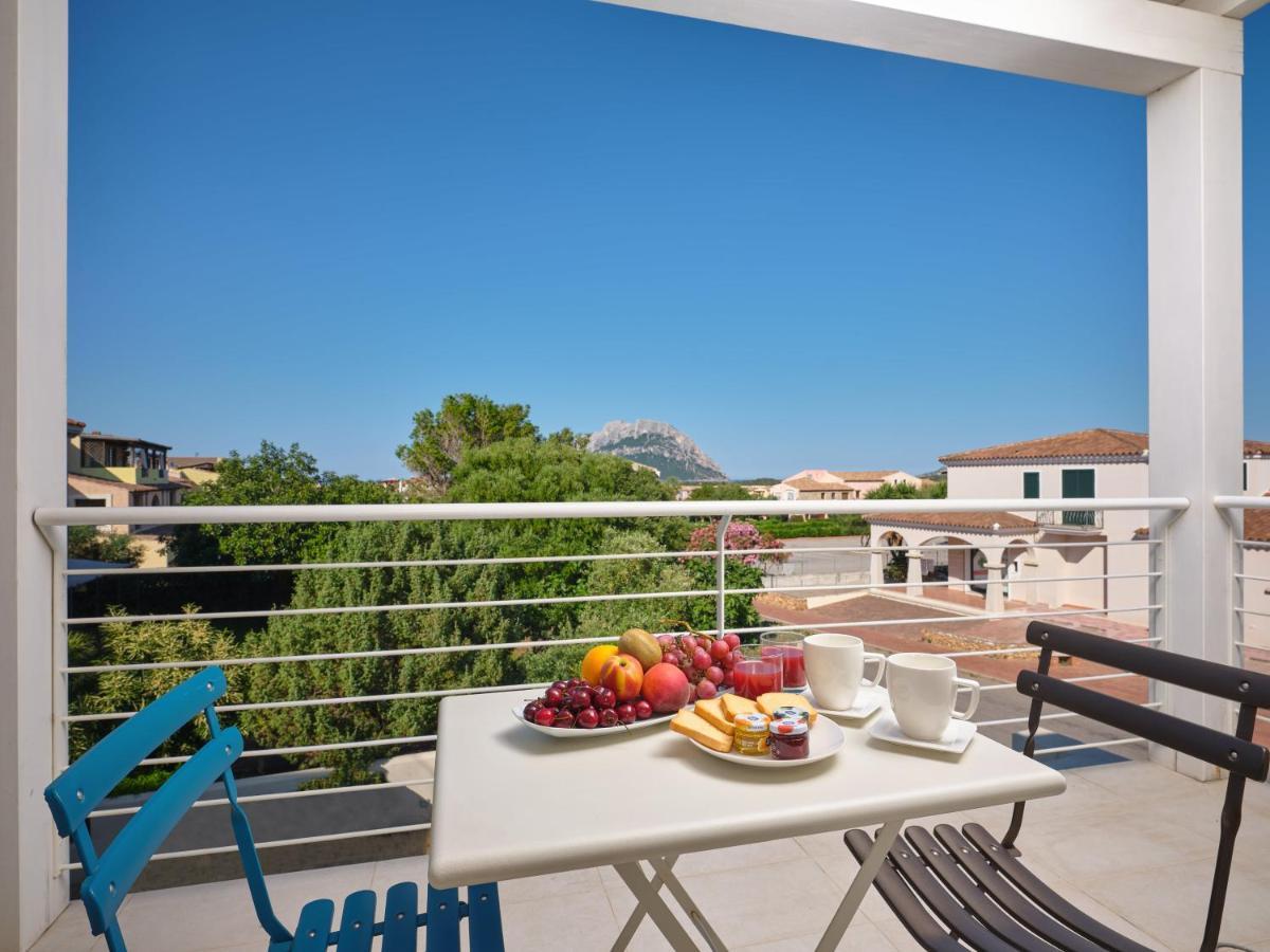 Felix Hotels - Hotel Residence Porto San Paolo ปอร์โตซานเปาโล ภายนอก รูปภาพ