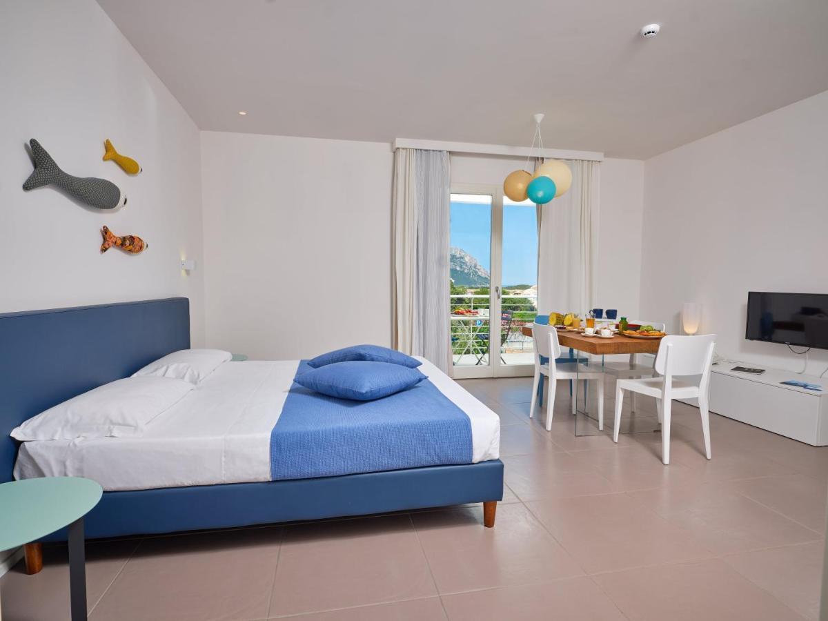 Felix Hotels - Hotel Residence Porto San Paolo ปอร์โตซานเปาโล ภายนอก รูปภาพ