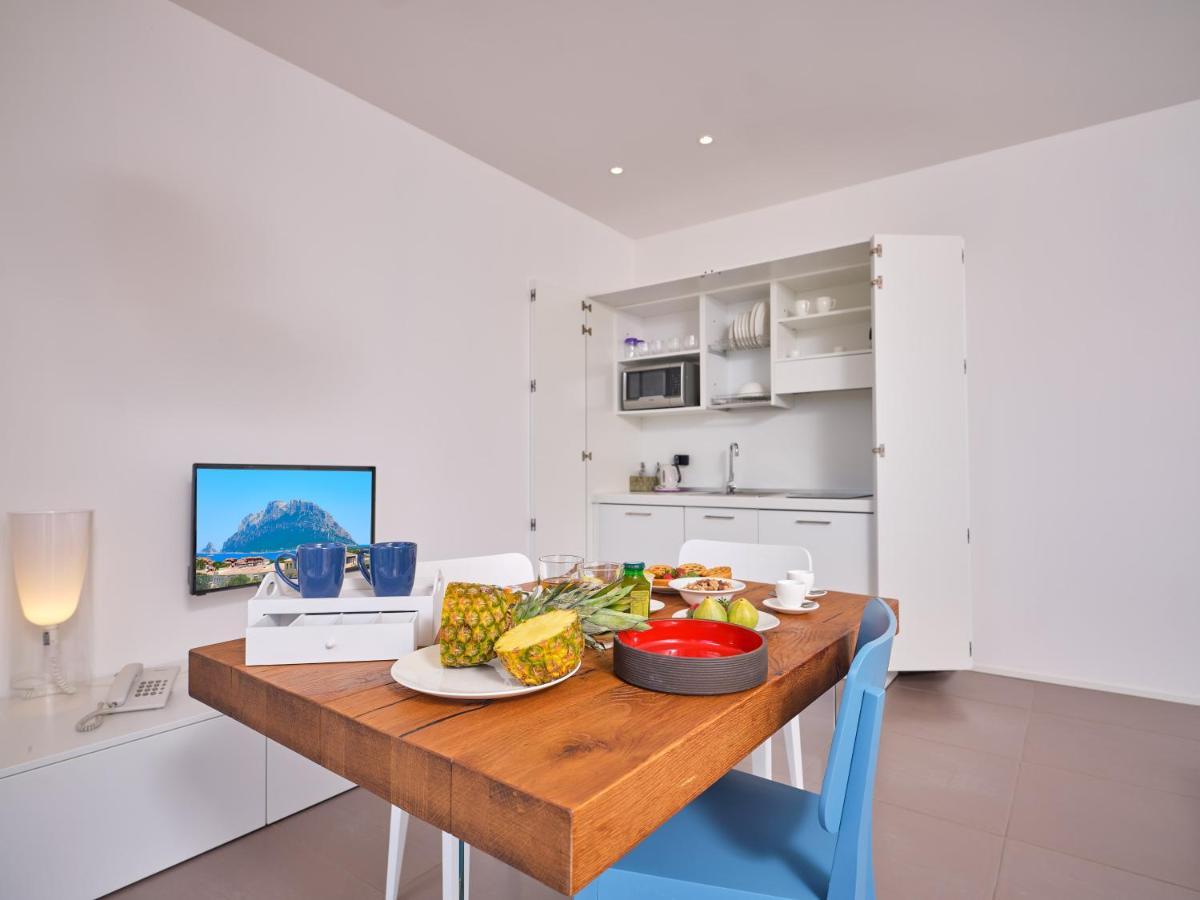 Felix Hotels - Hotel Residence Porto San Paolo ปอร์โตซานเปาโล ภายนอก รูปภาพ