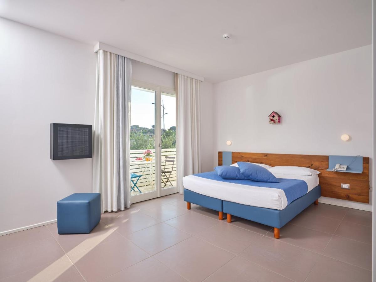 Felix Hotels - Hotel Residence Porto San Paolo ปอร์โตซานเปาโล ภายนอก รูปภาพ