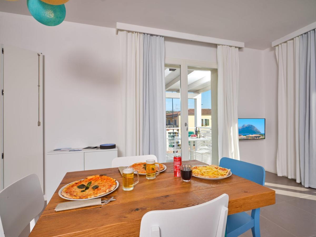 Felix Hotels - Hotel Residence Porto San Paolo ปอร์โตซานเปาโล ภายนอก รูปภาพ