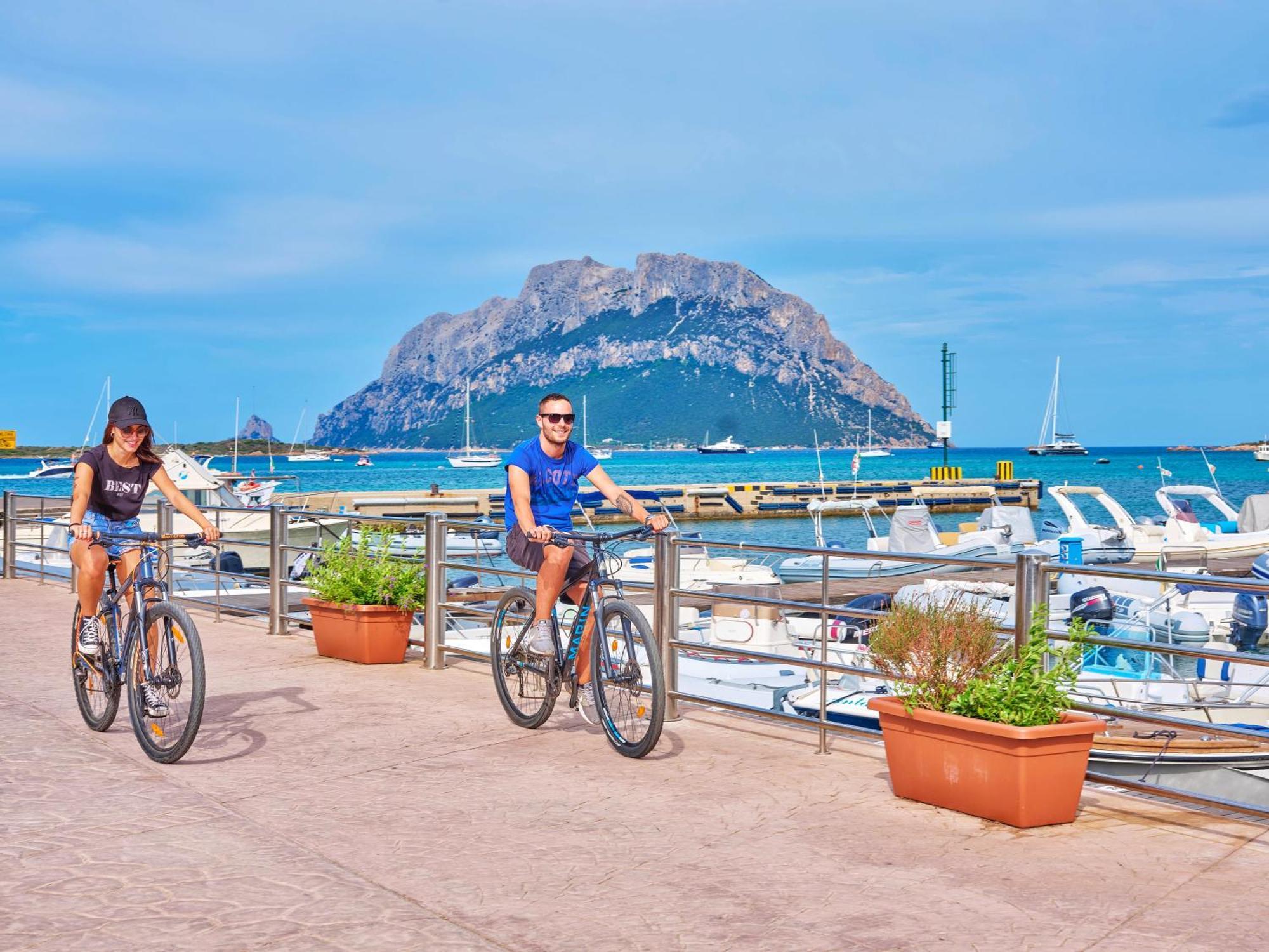 Felix Hotels - Hotel Residence Porto San Paolo ปอร์โตซานเปาโล ภายนอก รูปภาพ