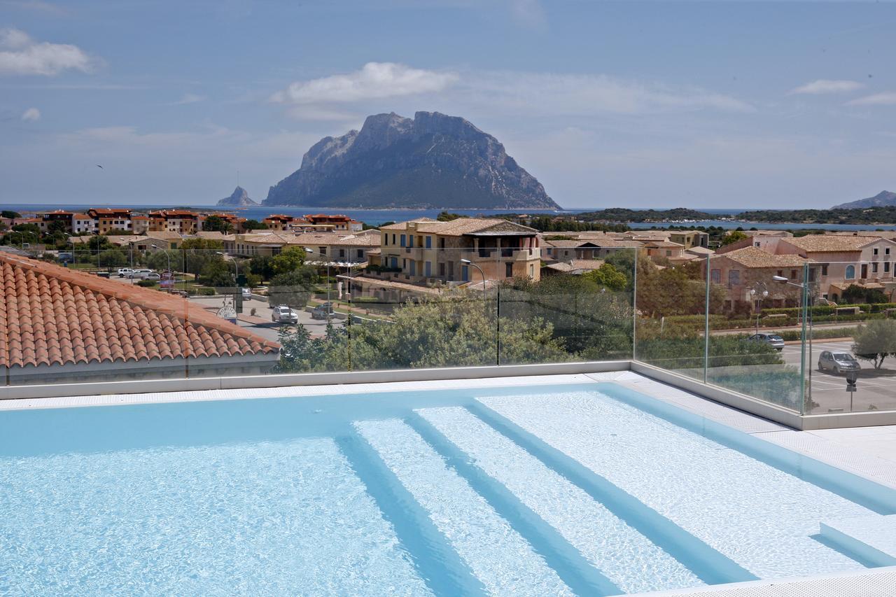 Felix Hotels - Hotel Residence Porto San Paolo ปอร์โตซานเปาโล ภายนอก รูปภาพ