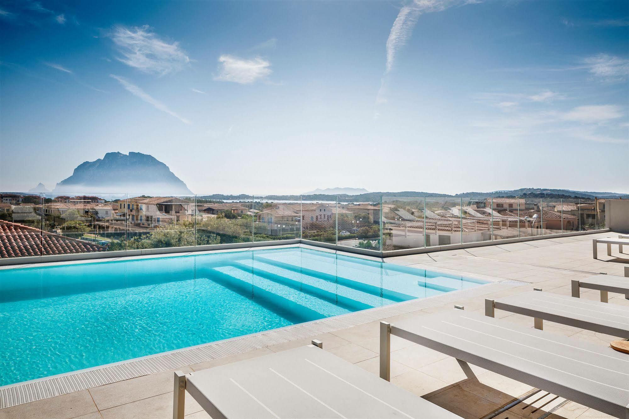 Felix Hotels - Hotel Residence Porto San Paolo ปอร์โตซานเปาโล ภายนอก รูปภาพ