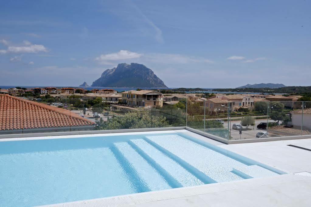 Felix Hotels - Hotel Residence Porto San Paolo ปอร์โตซานเปาโล ภายนอก รูปภาพ